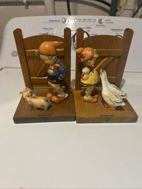 Hummel book ends